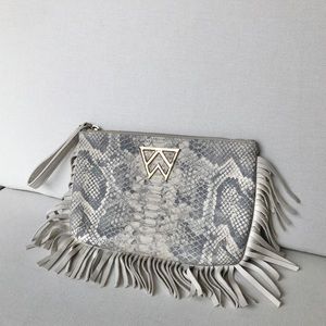 Kelly Wynne Frisky Biz Wristlet in Gray Snake